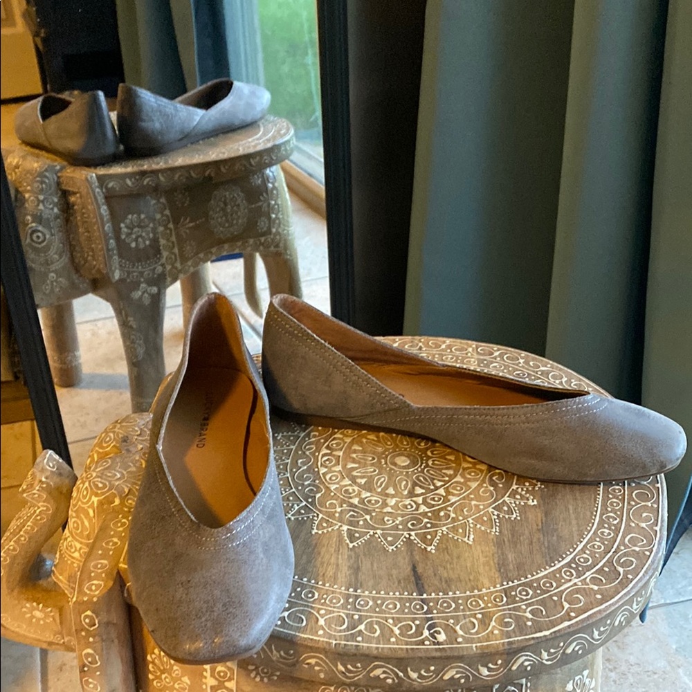Lucky 🍀 Brand Gray Leather ‘Alba’ Women's Flats